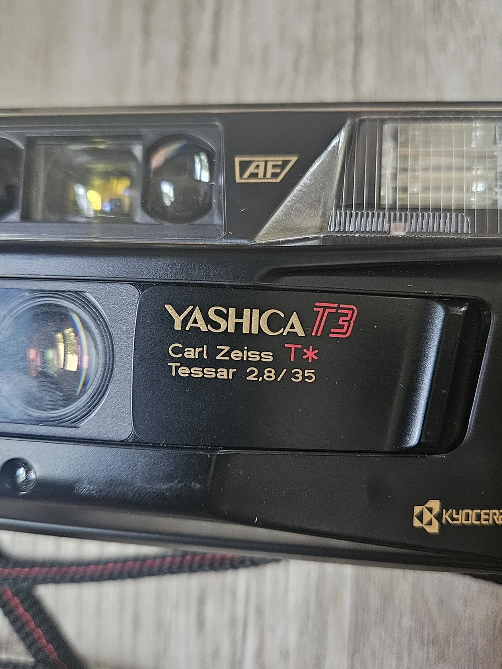 Yashica T3 Carl Zeiss Tessar 2.8/35  35mm Black Film Camera With Case Working